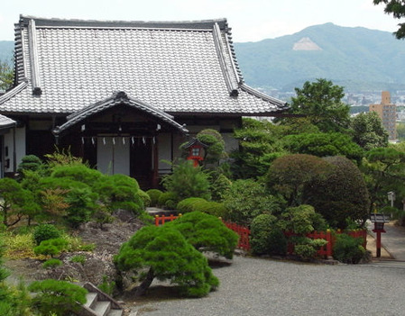 建勲神社