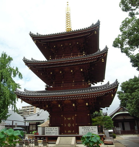 法楽寺・三重塔