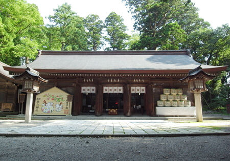 雄山神社・前立社檀5