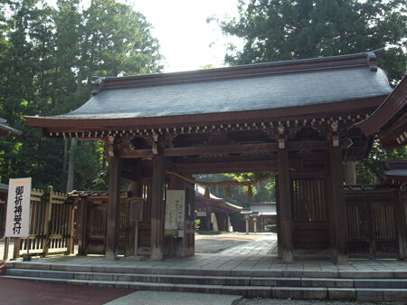 雄山神社・前立社檀7