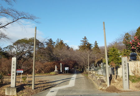 35珊瑚寺・境内