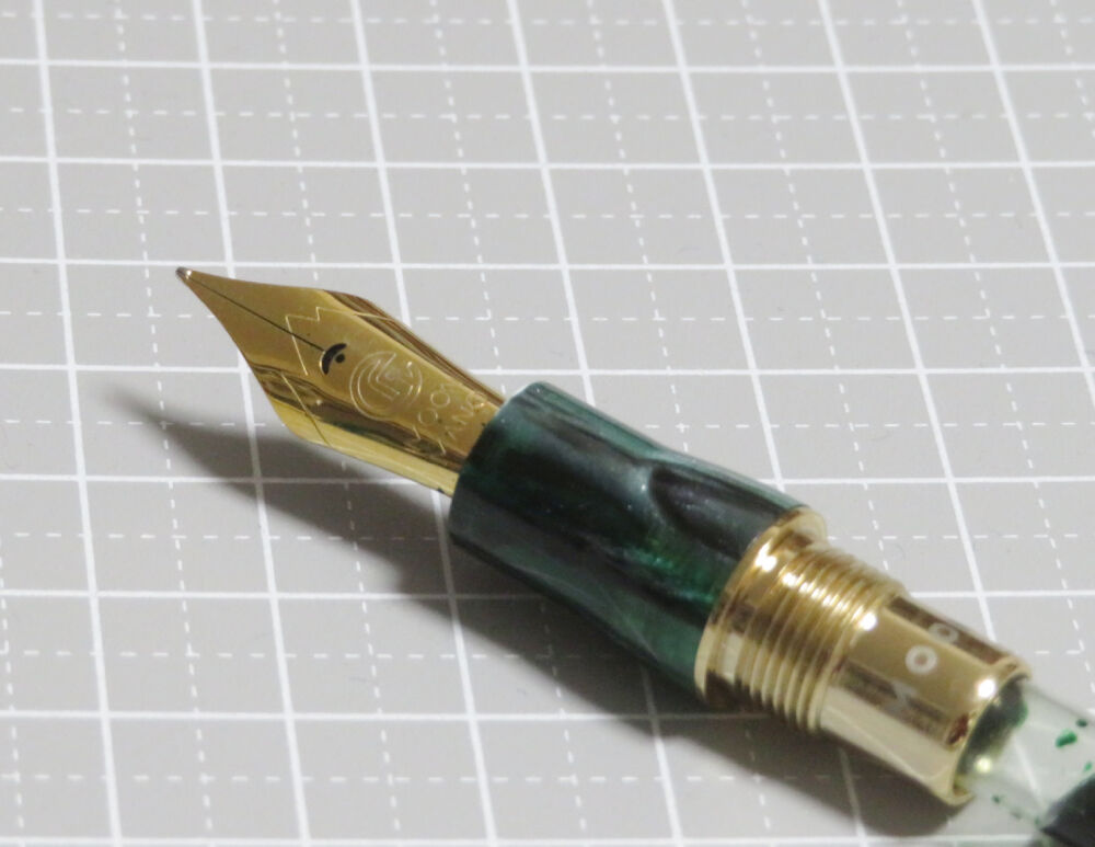 某L社のアレっぽいけれど・・・～M800・緑［ムーンマン］ : 万年筆生活