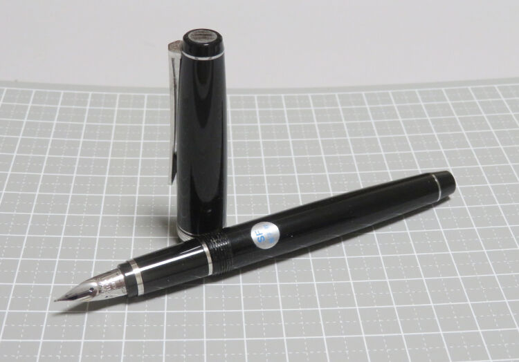 毎日使いたくなる変わり種ペン先～エラボー・黒［パイロット