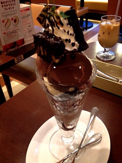 デビルズブラウニーサンデー Denny S 白くま兄弟の食べ物ブログ デビルズブラウニーサンデー Denny S 白くま兄弟の食べ物ブログ