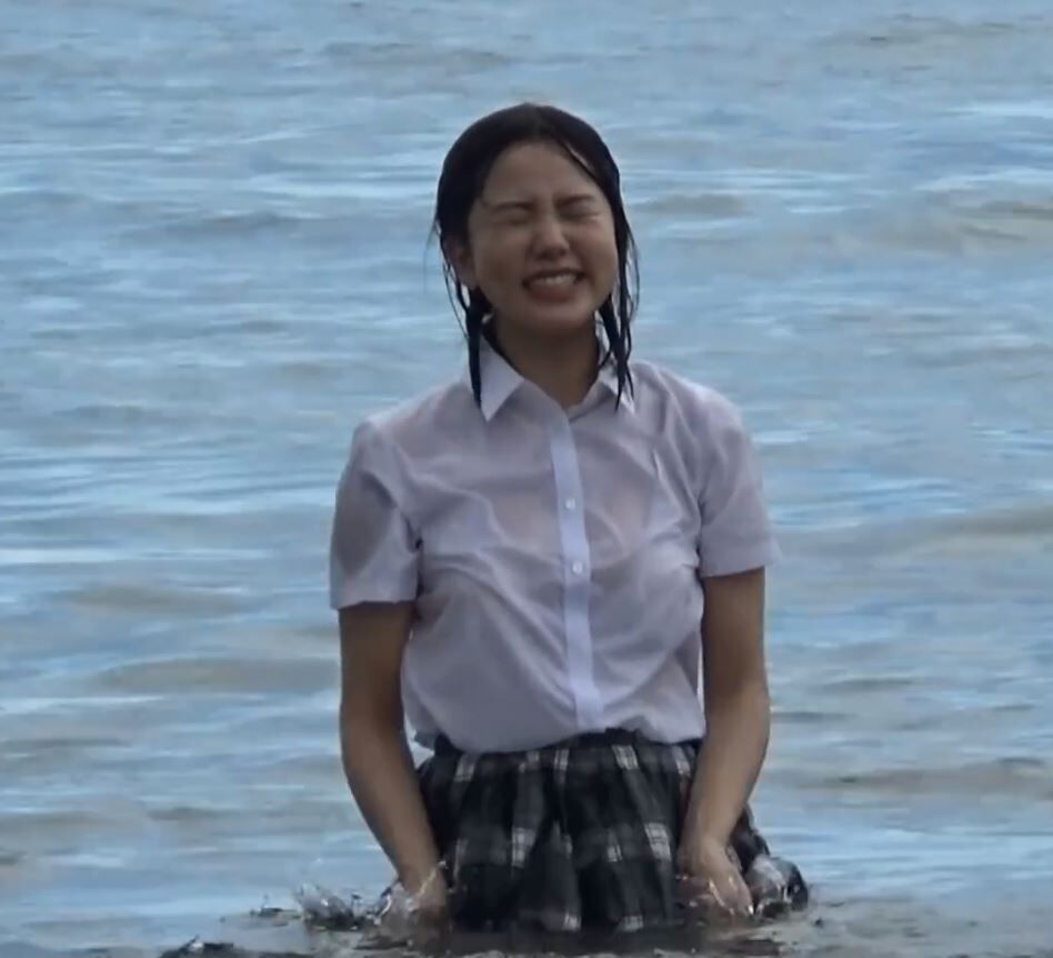 女子高生　盗撮　海 YouTube】ガチJKが制服のまま海に潜ってワイシャツ濡れ透け！！ : 痴民の痴識