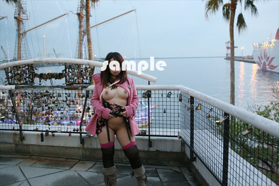 【田中映像製作所】ぽっちゃりパイパン美巨乳M女の露出41　○阪南港海の見える街での見学者お触り露出