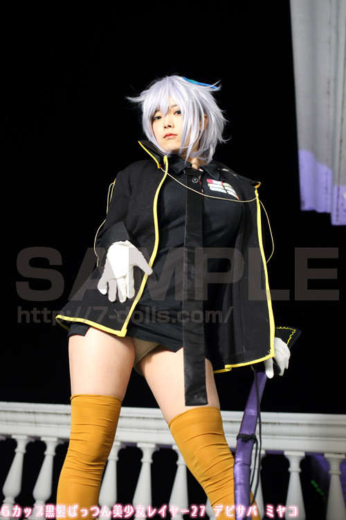 引退したグラドル”赤根京”ちゃんの「デビサバ 峰津院都」コス