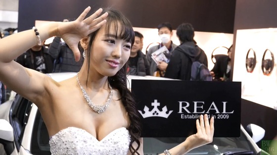 腋全開！東京オートサロン2017　REALブースの可愛いお姉さん