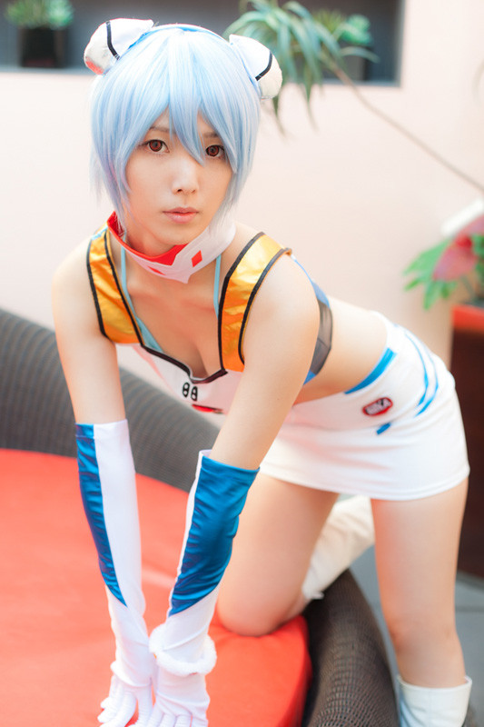 人気コスプレイヤー”柳瀬美月”ちゃん、屋外で無修正マンコ丸出しにされる！