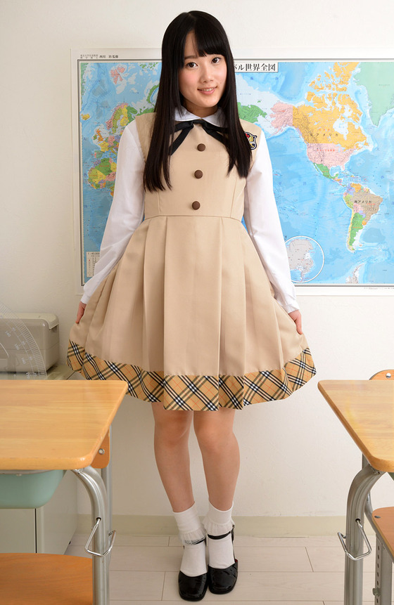 【画像】昭和かな？イチゴのパンティーはいてる黒髪ロングのお嬢様　宮崎あや