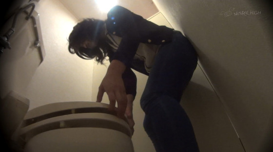 今回検証するのは「駆け込んだトイレが使用できず漏らした女は、犯されても抵抗できない」説