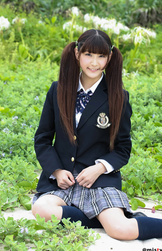 巨乳グラドルの新星 ”彩川ひなの”ちゃん画像
