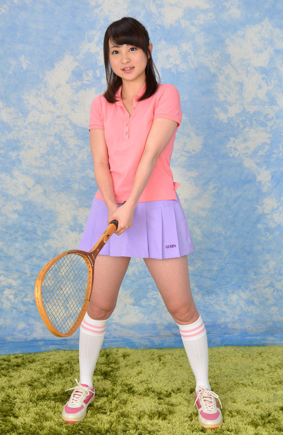 ”高山えみり”ちゃんのアンスコの下まで丸見え セクシー”テニスウェア”グラビア