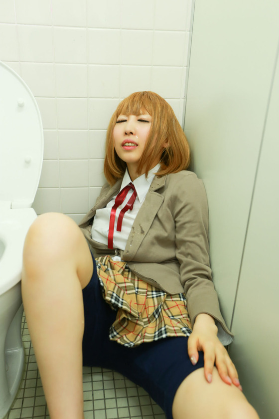 コミケ発禁ｗｗｗ  ”桃色れく”ちゃんの監獄学園コス