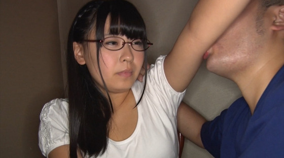 ムチムチパイパンメガネっ娘 さとう愛理 身長149cm