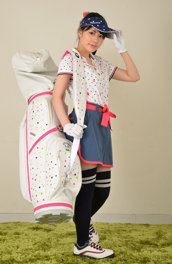 【画像】幸田ユマちゃん、胸チラ ゴルフウェア＆制服コス