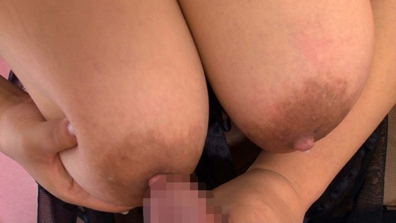W新人爆乳　母乳Jカップすみれ＆Kカップ里菜