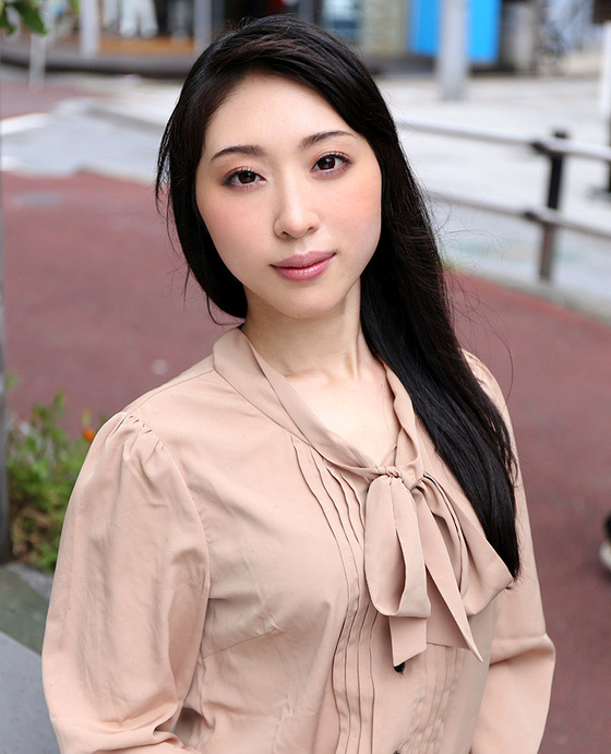 長い黒髪の美女、伊藤結子（沙原さゆ）さん画像