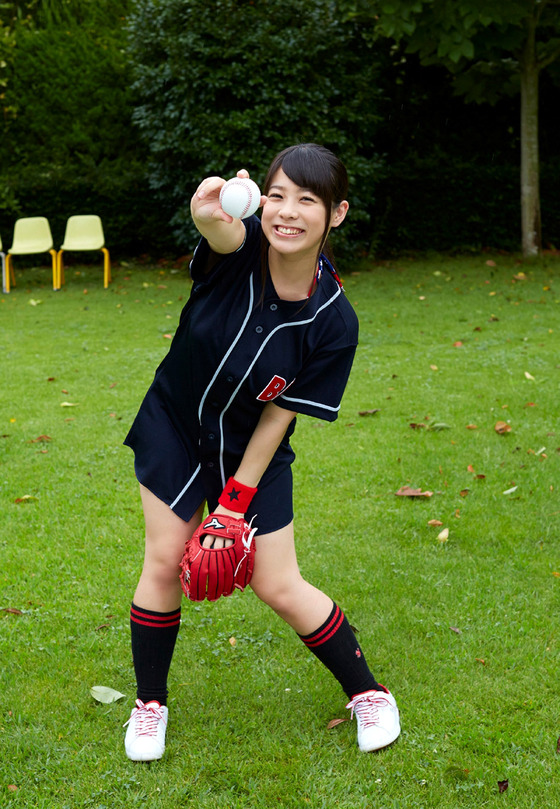 ムチムチボディーの”東條詩織”ちゃん グラビア画像