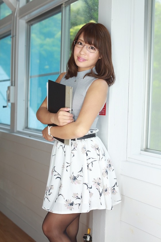 橋本梨菜ちゃんの新作イメージ作品「りなフェチ」
