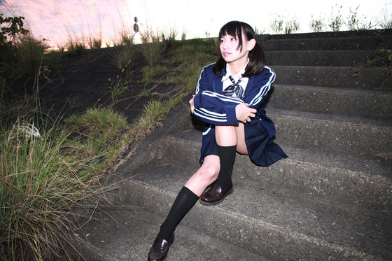 ”真白まお”ちゃんの制服グラビア「帰り道は、彼女と。2」