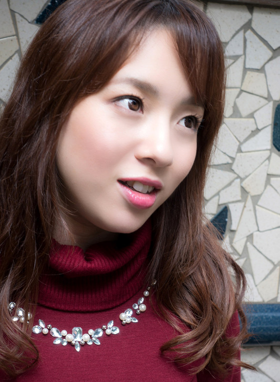 【画像】三島奈津子ちゃんの着衣爆乳 中華街デートで圧巻のパイスラッシュ！！