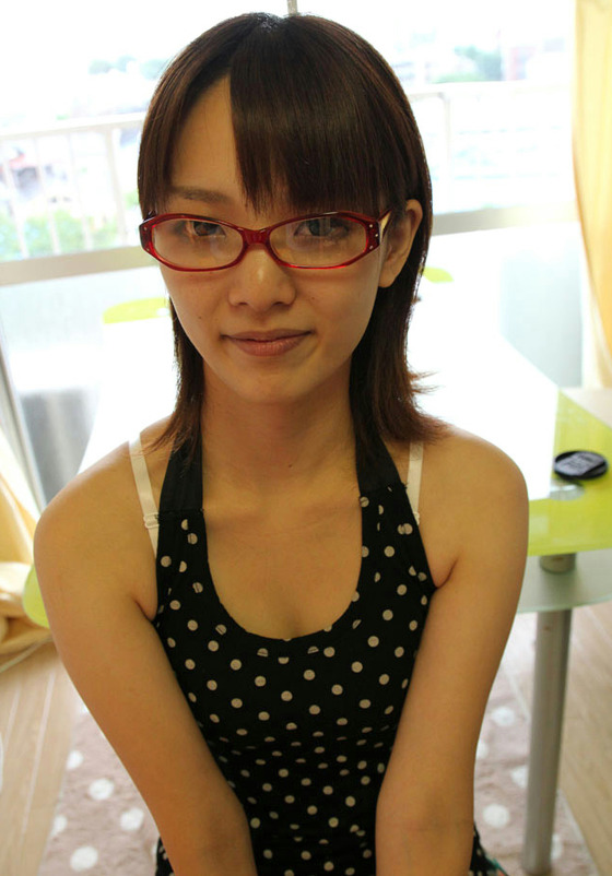 人気コスプレイヤー”柳瀬美月”ちゃん、屋外で無修正マンコ丸出しにされる！