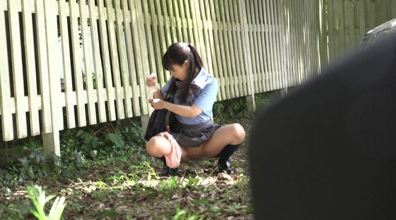 下校中に野ションする女子校生3
