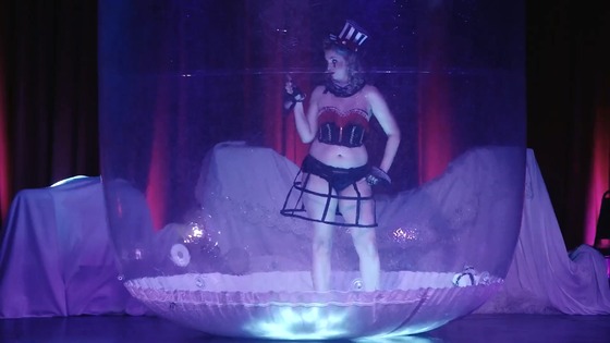 寒い夜でも温まる（チンポが）ストリップ動画　YouTube