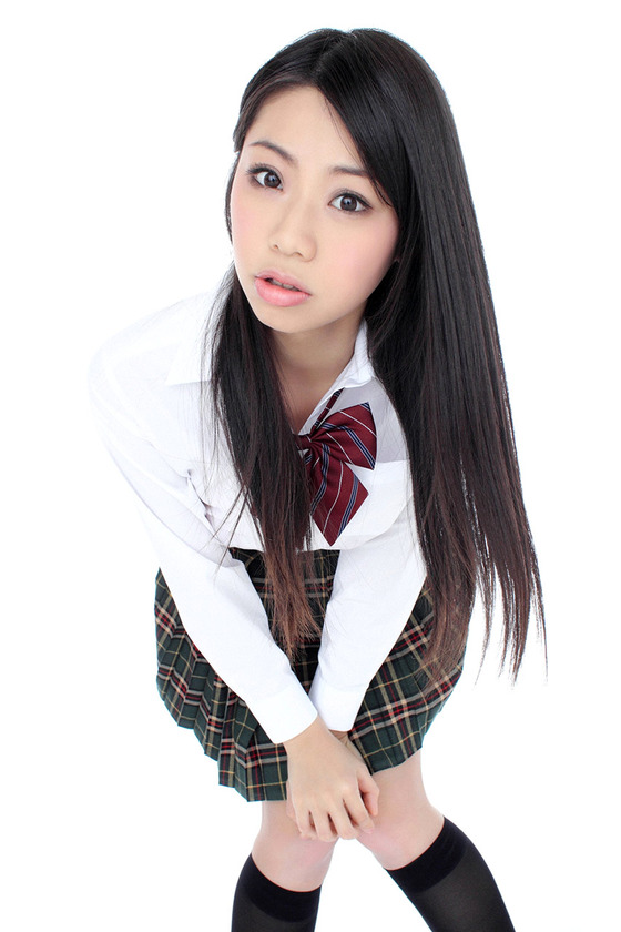 巨乳グラドル”鈴木ふみ奈”ちゃんのムチムチ グラビア画像　①