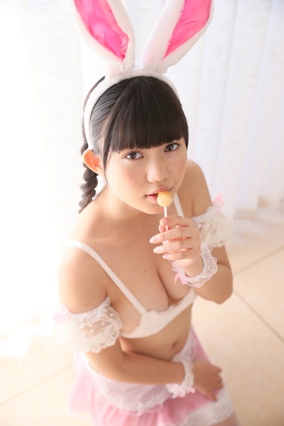 アイドルグループ・PPP！PiXiONのメンバー”横山あみ”ちゃんの大胆水着！「Pure Smile ピュア・スマイル」　