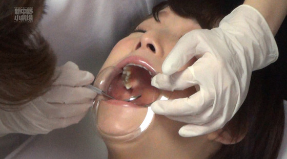 美女の口の中をいやらしく愛撫！ 口腔性感マッサージ！