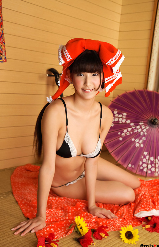 巨乳グラドルの新星 ”彩川ひなの”ちゃん画像