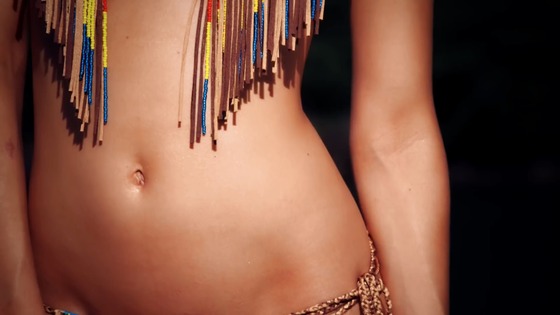 海外モデル Hannah Ferguson　のセクシーイメージ動画！