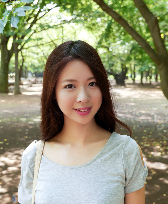 新井梓ちゃんの美乳ヌード画像