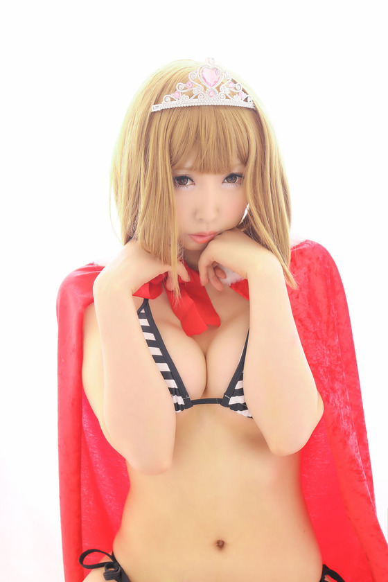 コミケ発禁ｗｗｗ  ”桃色れく”ちゃんの監獄学園コス