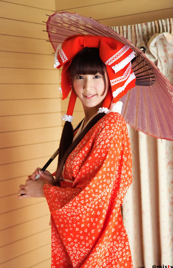 巨乳グラドルの新星 ”彩川ひなの”ちゃん画像