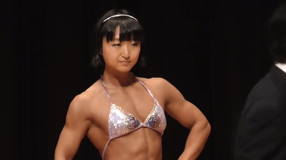 筋肉美！美形ボディービルダー”阿部優花”ちゃん