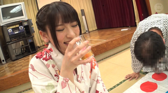 NTR 慰安旅行 －酔わされた妻のSEXビデオ－