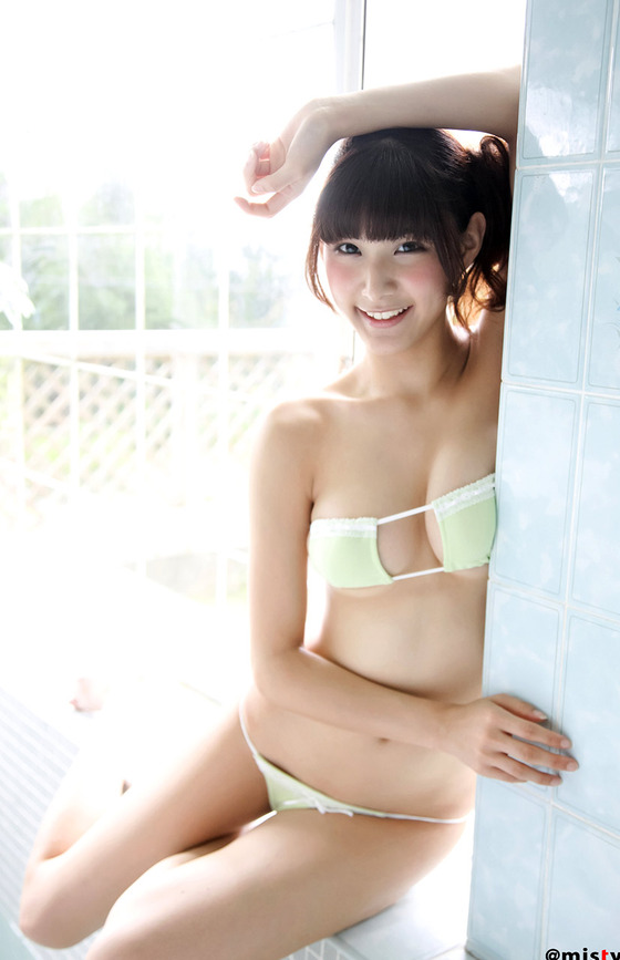 巨乳グラドルの新星 ”彩川ひなの”ちゃん画像