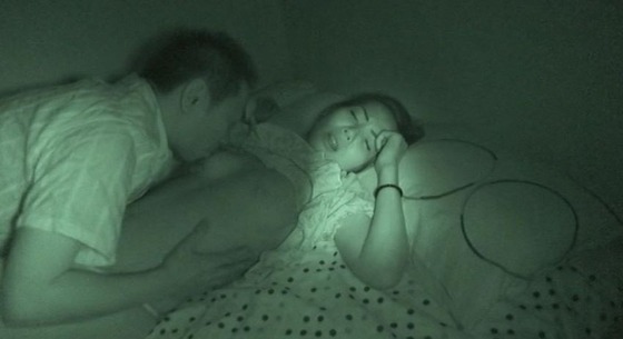 暗視カメラで撮影　夜這いレイプ映像