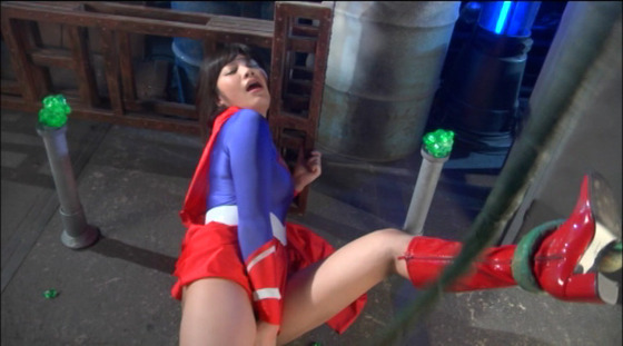 ”春原未来”ちゃんのセクシー”アメコミヒロイン”コスプレ