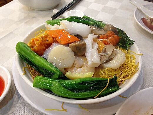 海鮮焼きそばもパリパリ麺に海鮮あんかけがベストマッチ!当然美味いw