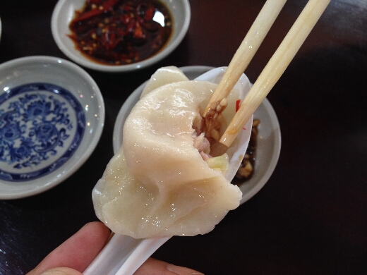 ニンニク醤油と唐辛子醤油をタップリ付けて食べると…、一度食べたらやみつきになる味にw