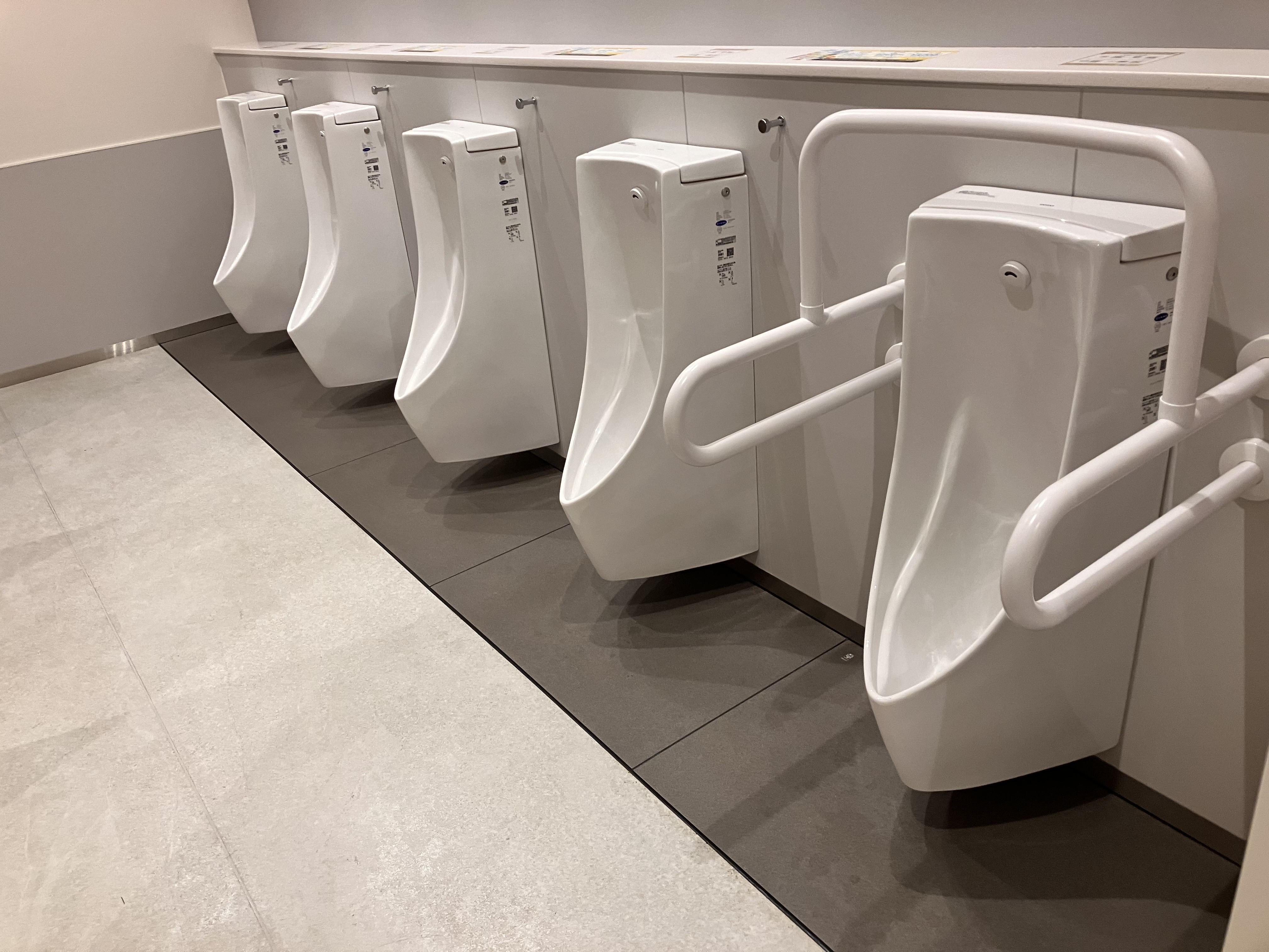 ららぽーと安城3Fフードコート横トイレ : 愛知県トイレ探索記