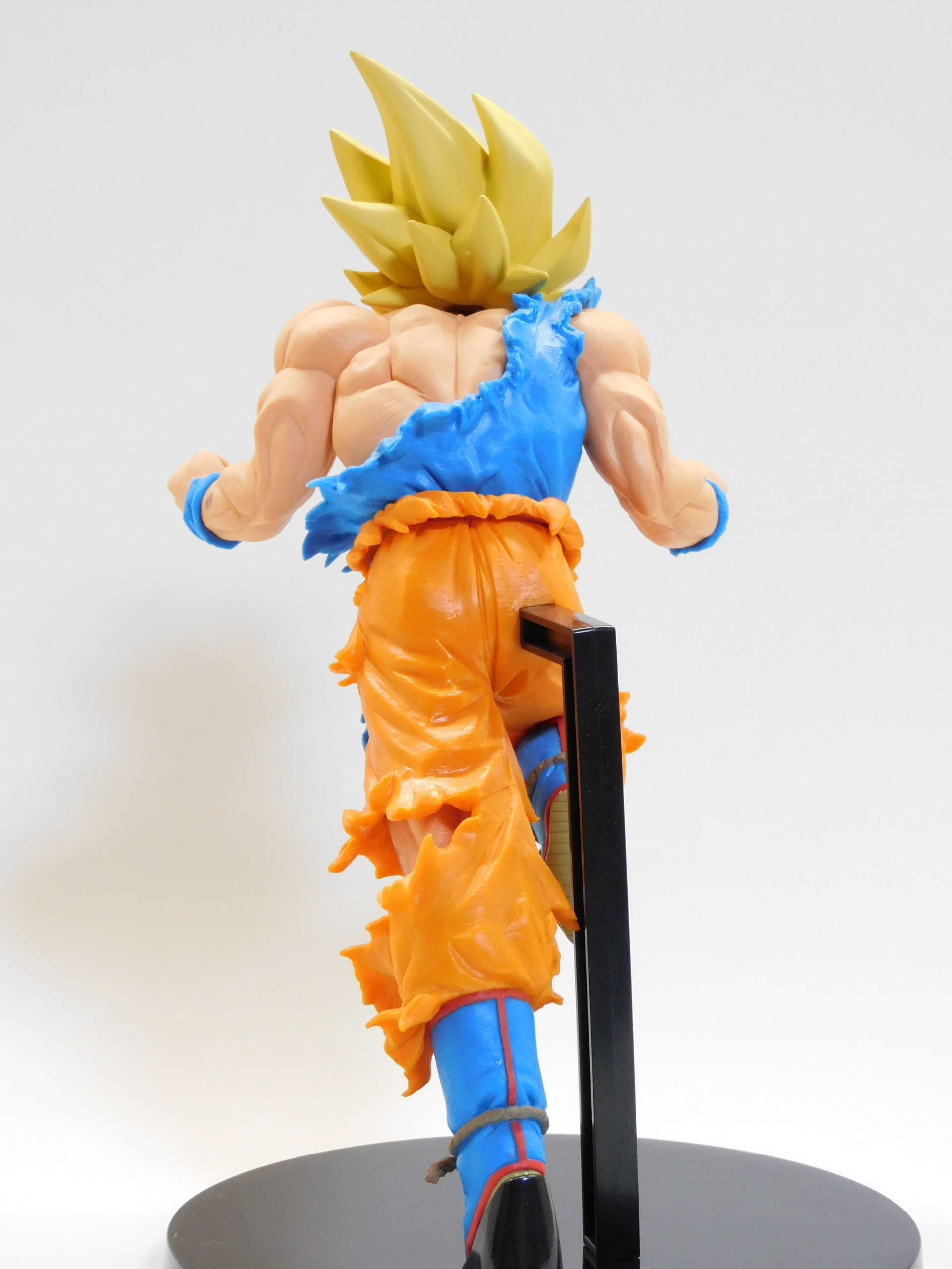 ジャンプ50周年 アニバーサリーフィギュア」超サイヤ人孫悟空 レビュー