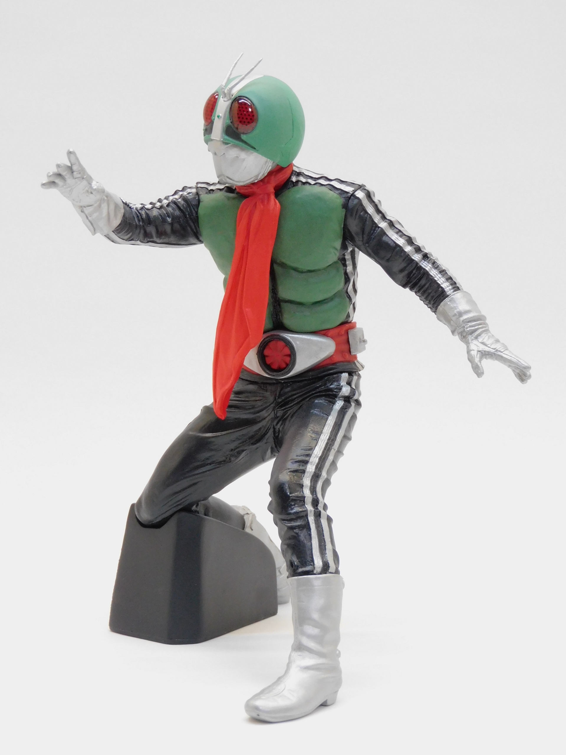 英雄勇像」仮面ライダー新1号､仮面ライダークウガ(マイティ