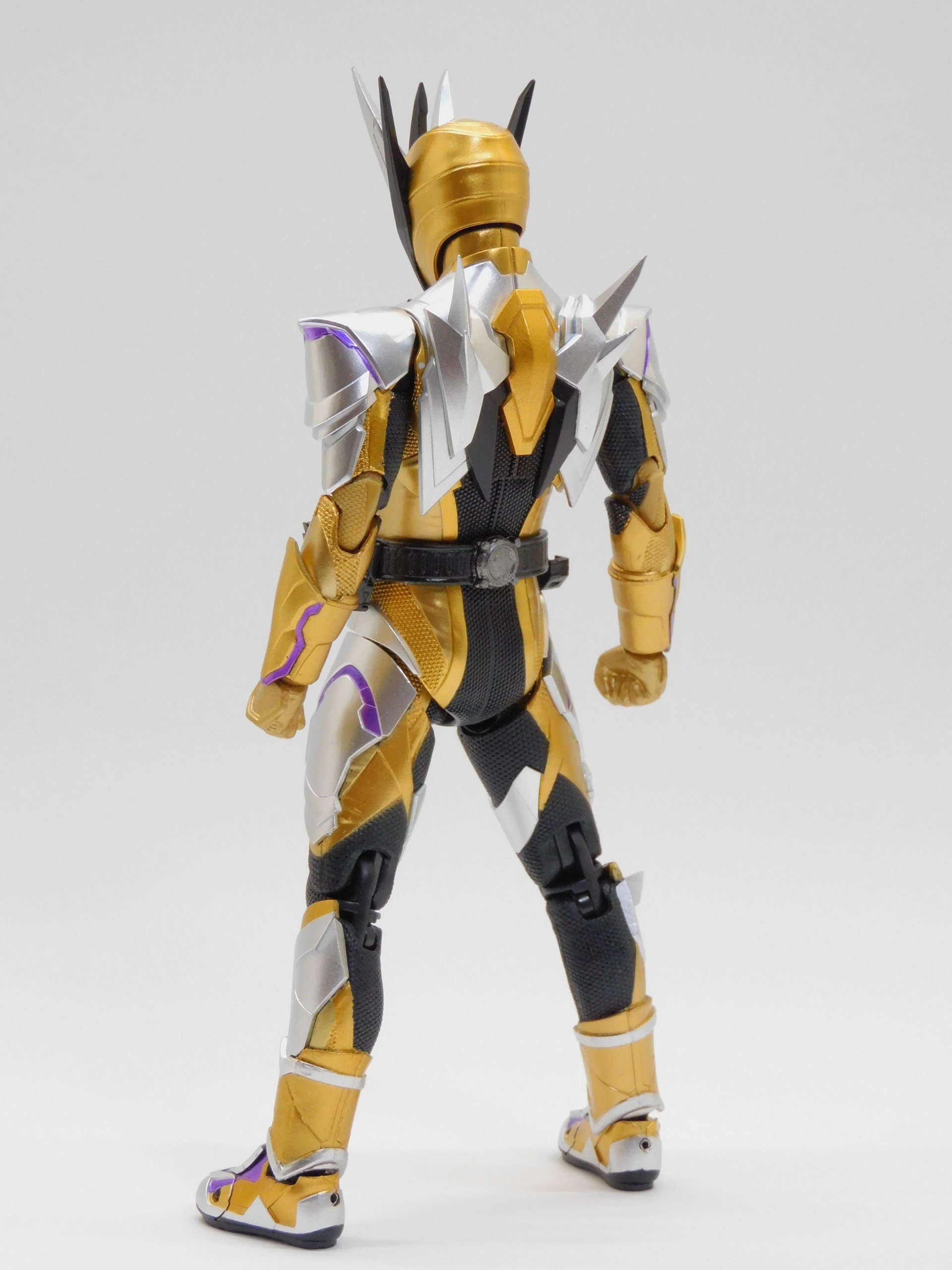 S.H.Figuarts(フィギュアーツ)」仮面ライダーサウザー レビュー 
