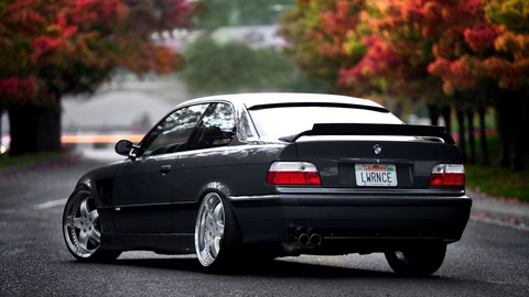bmw-3-series-autumn-cars-2842734-1920x1080