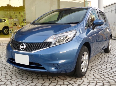 Nissan_NOTE_X_V_Selection+_Safety_(E12)_front